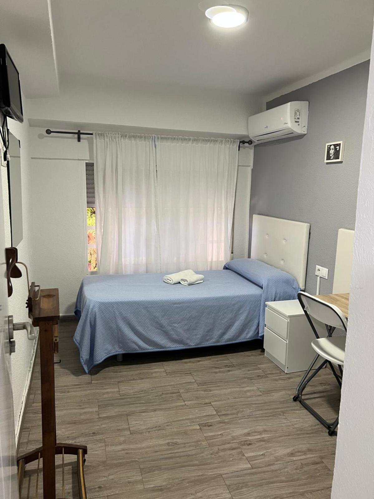 Guesthouse Central Alicante Bagian luar foto