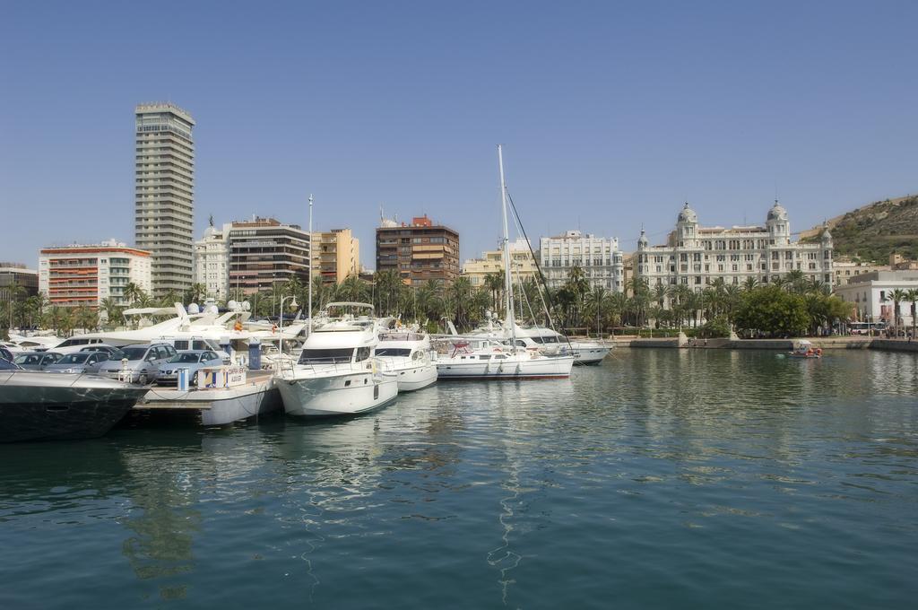 Guesthouse Central Alicante Bagian luar foto